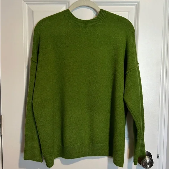 Vince Camuto Green Crew Neck Sweater Women's Size Medium - Picture 3 of 5